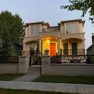 Milano Luxury Suites Guest house Vancouver